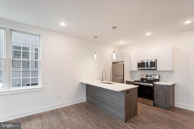 Building Photo - 2623 Christian St Unit 301