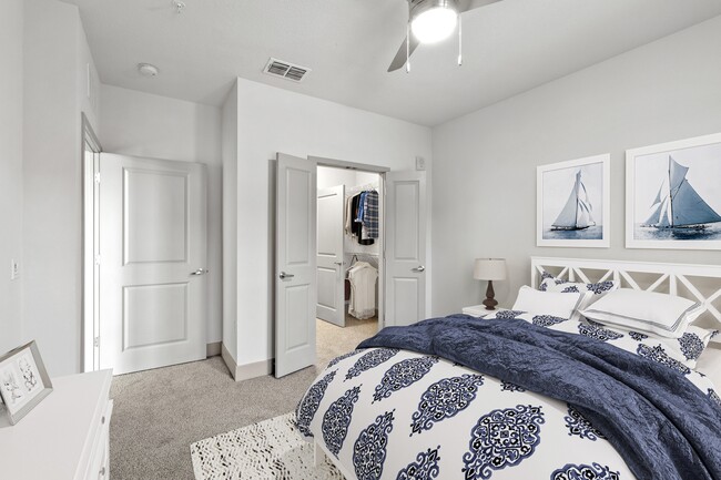 Bedroom - Lantower Grande Flats