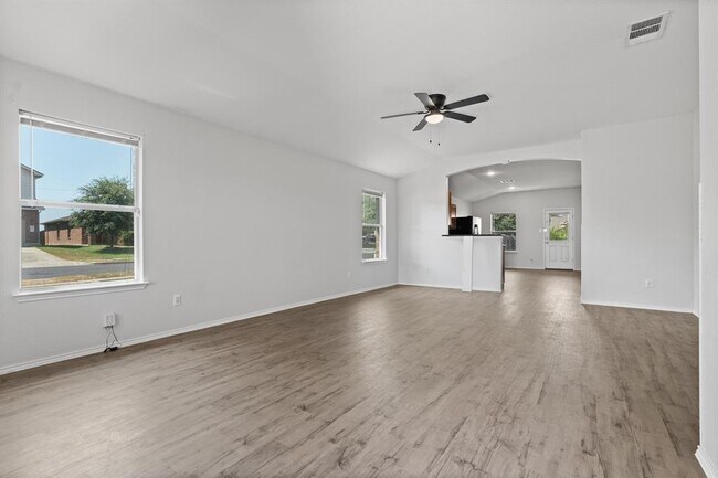 Photo - 5800 Maciver Dr