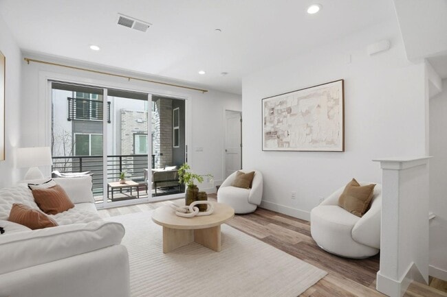 Photo - 3380 Router Cmn