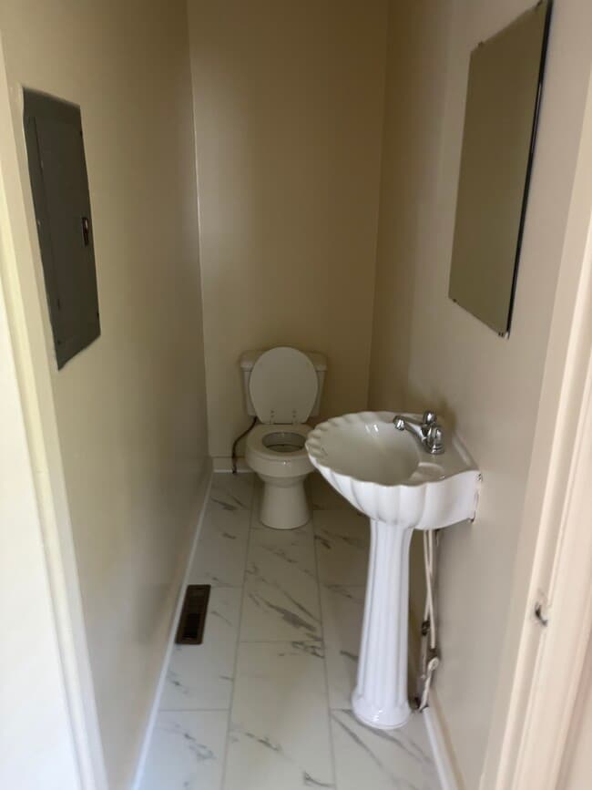 Photo - 1906 Wickham Ave