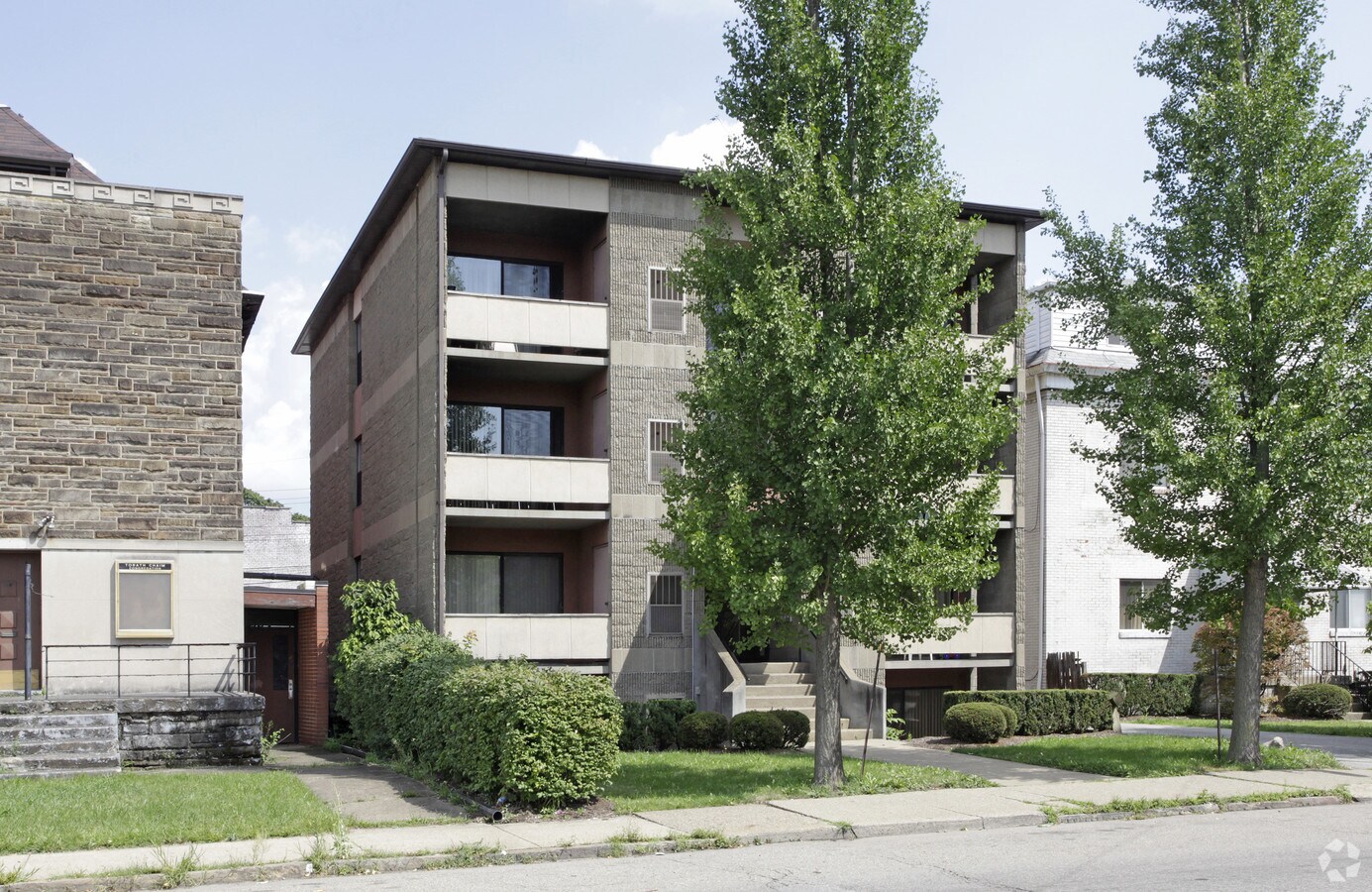 Photo - 724 N Negley Ave Apartments