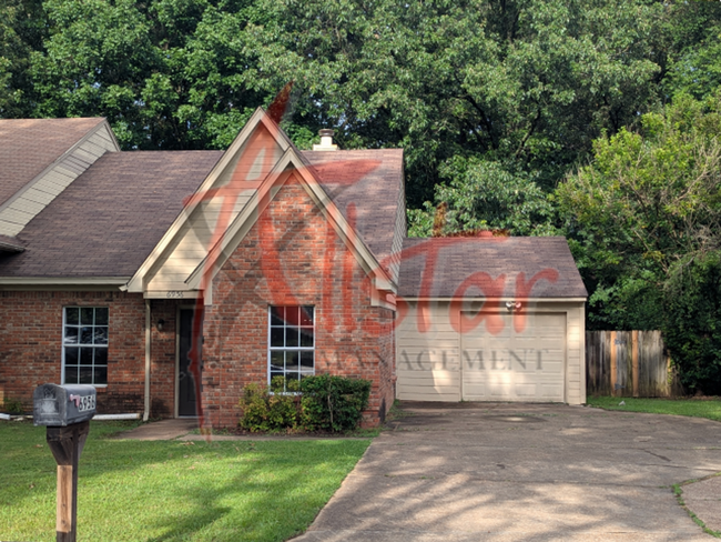 Building Photo - 6956 Maury Dr