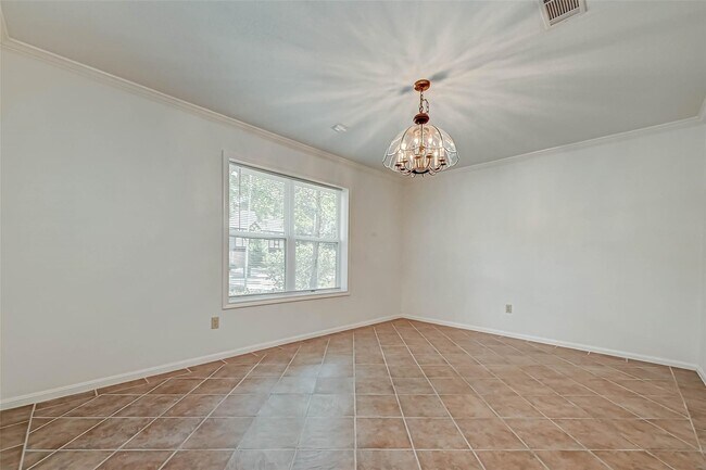 Photo - 5507 Enchanted Timbers Dr