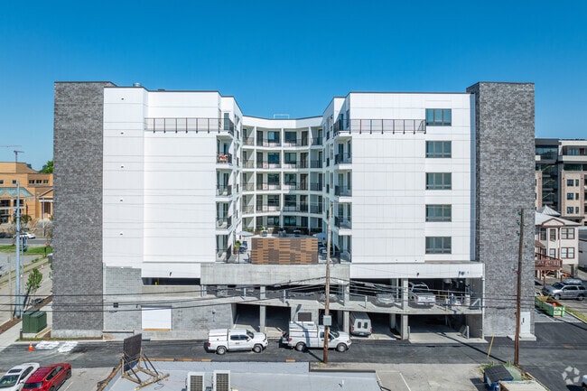 Photo - Signature Music Row