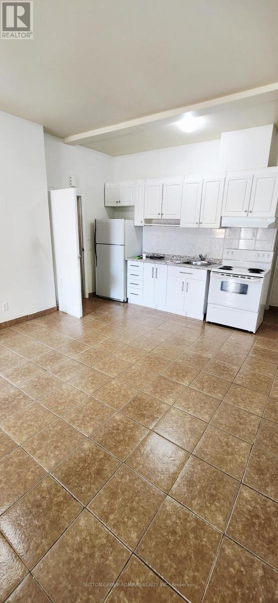 Photo - 1040a St Clair Ave W