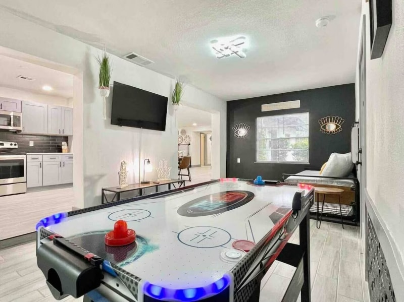 Photo - 1213 Corbett Ln