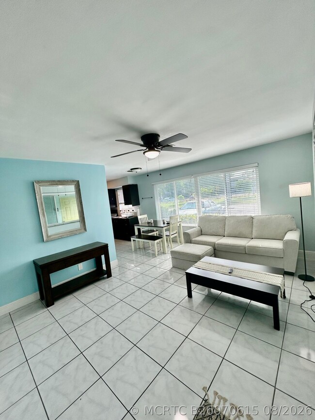 Building Photo - 4421 Poinciana St Unit 1
