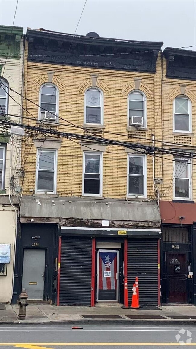 Building Photo - 2354 Pitkin Ave Unit 2FL Rental