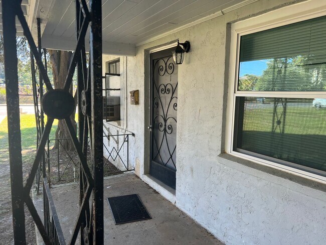 Photo - 873 Campus Cir Unidad 873 Campus Circle  2