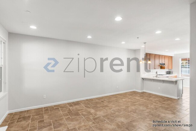 Photo - 482 Tristania Terrace