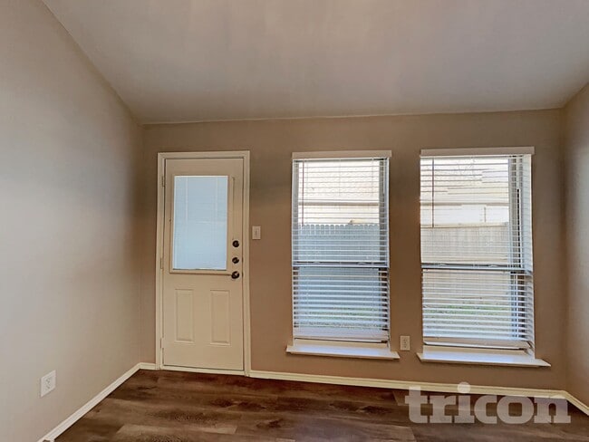Photo - 1600 Bob Dr