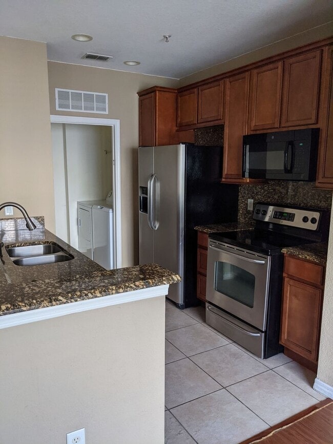 Photo - 2424 Grand Central Pkwy Unit Grand Central 5