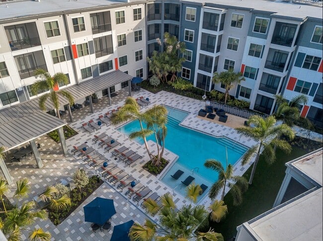 Nexus Brandon Apartments