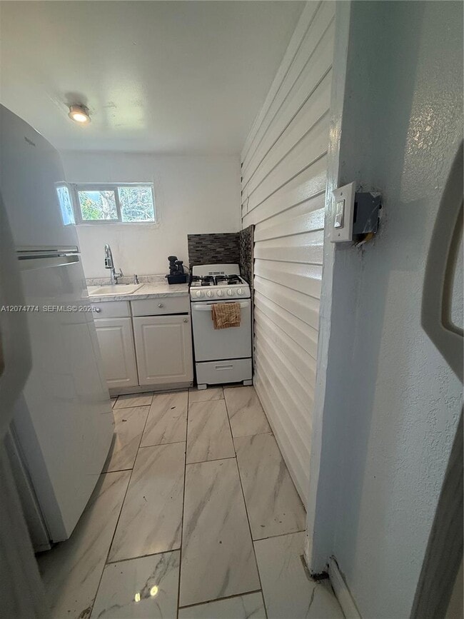 Photo - 679 Ave G SE Unit 1
