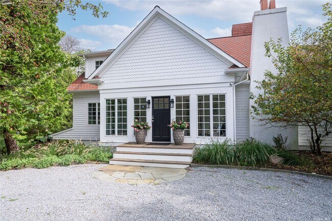 Photo - 1129 Old Sag Harbor Rd