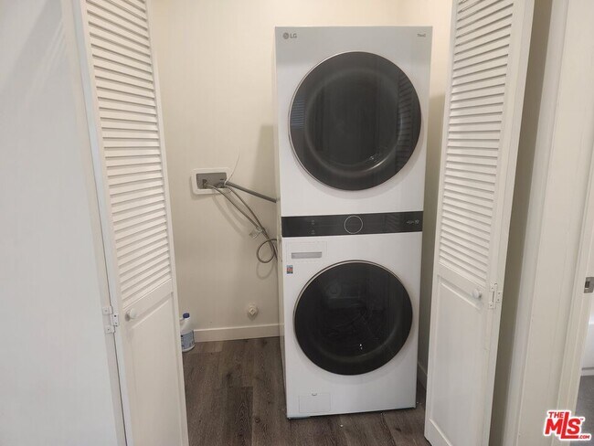 Photo - 11853 Dehougne St