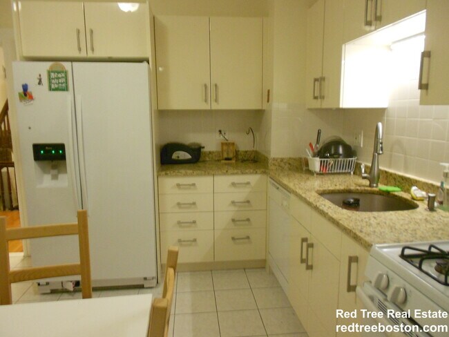 Photo - 63 Fairbanks St Unit 2