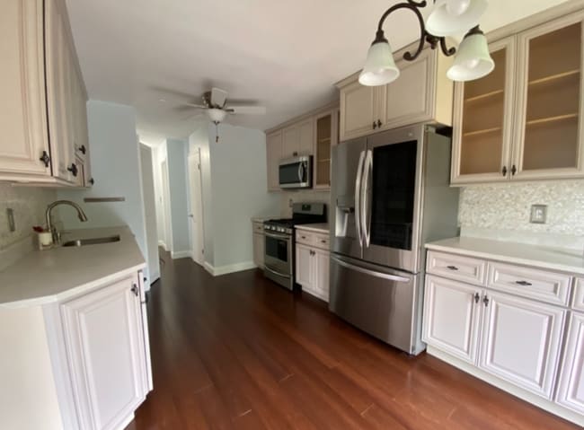 Photo - 2605 Hemlock Pl