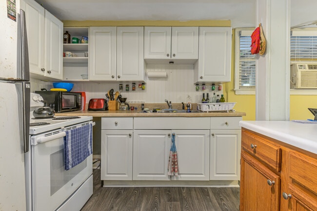 Photo - 1377 Scott Blvd