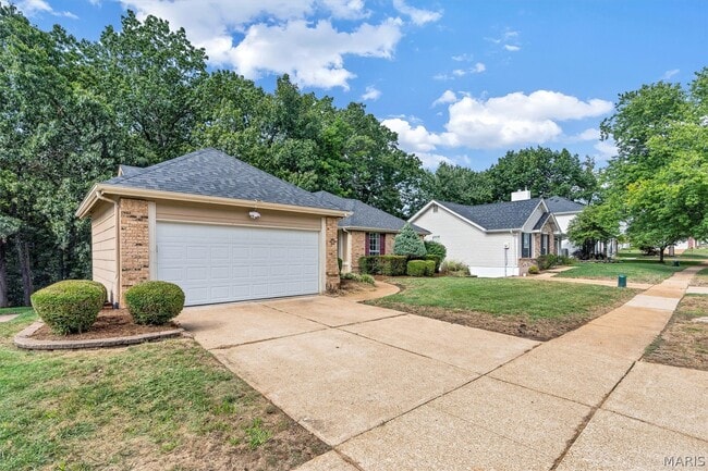 1409 Oakhall Manor Ct