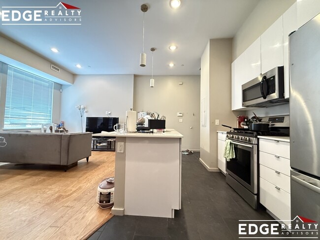 Building Photo - 53 Glenville Ave