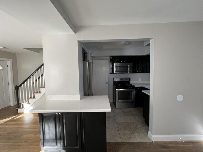 Photo - 5327 Wasena Ave