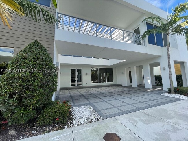 10250 NW 74th Terrace
