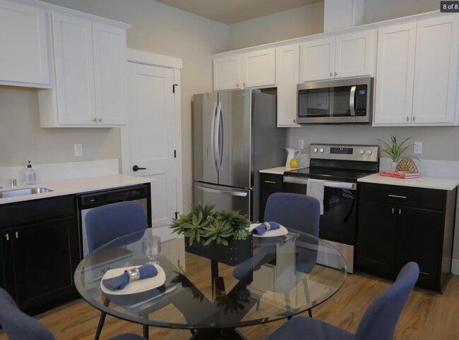 Photo - 1096 E Fairhaven Ave