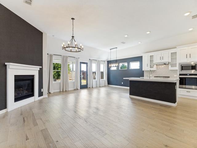 1520 Eleanor Dr