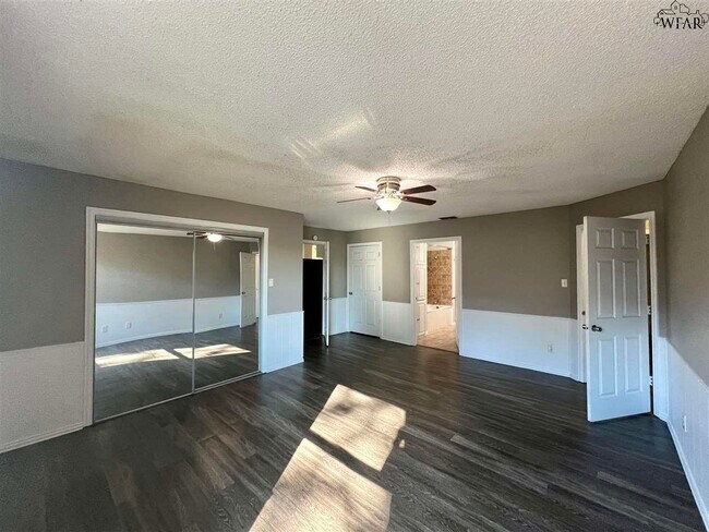 Photo - 4616 Mistletoe Dr