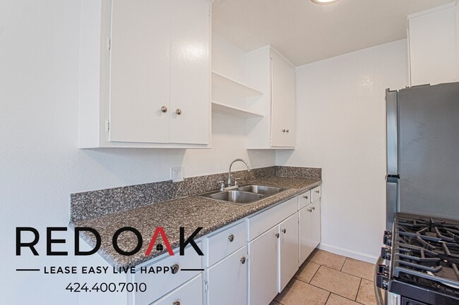 8118 S Western Ave Unit 11