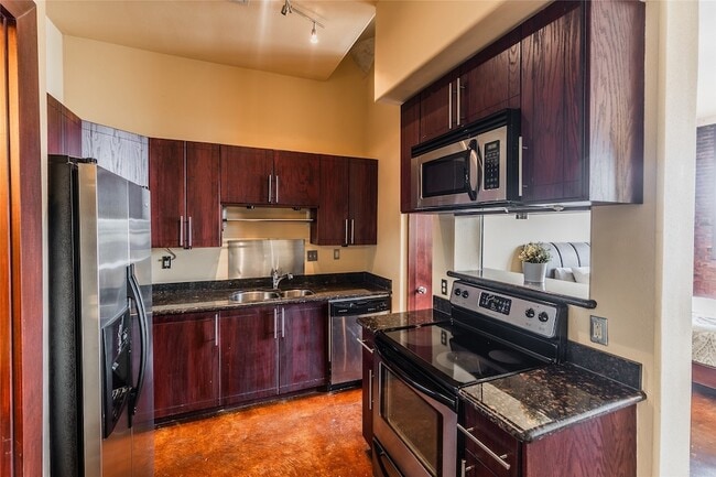 Photo - 2205 McKinney St Unidad 306