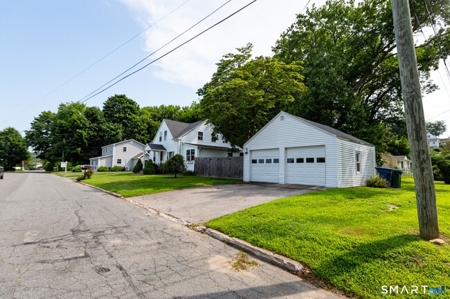 Photo - 1 Middle St