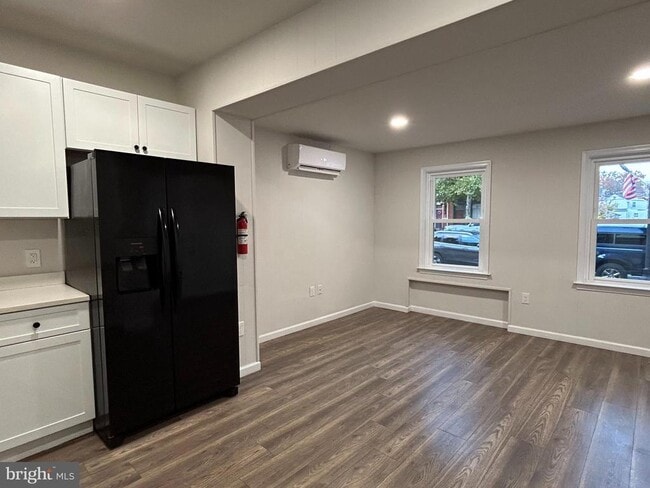 Photo - 566 E High St Unit 1