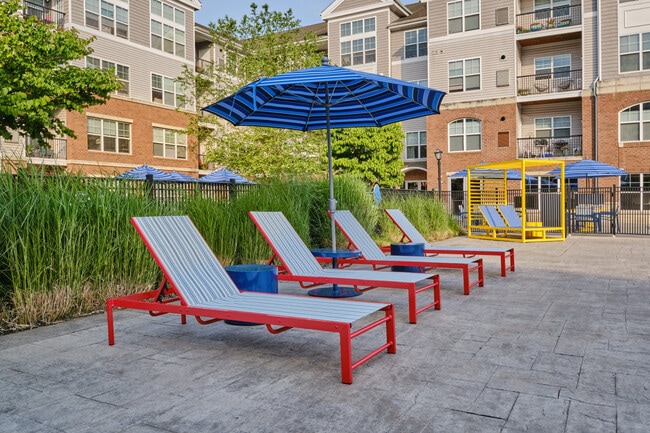 Outdoor Seating - Halstead Norwalk