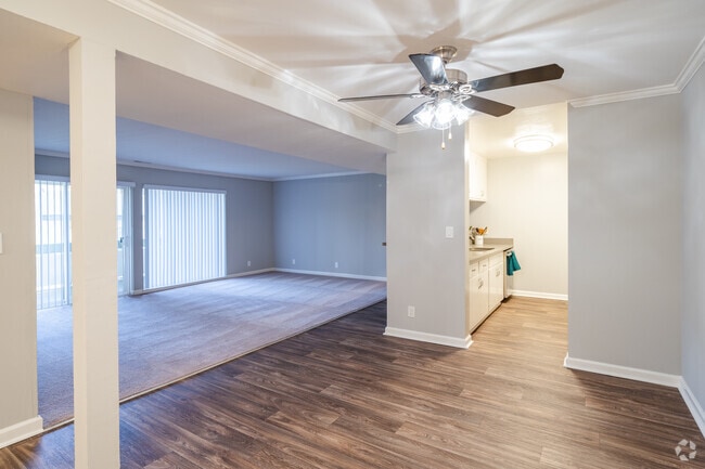 Dining Area - The Wellesley Crescent Apartments