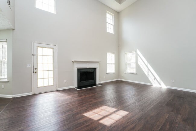 Photo - 1805 Neighborhood Walk