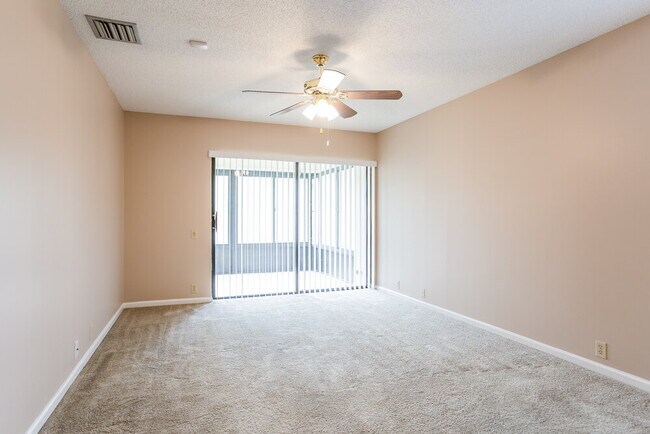 Photo - 14096 Greentree Dr