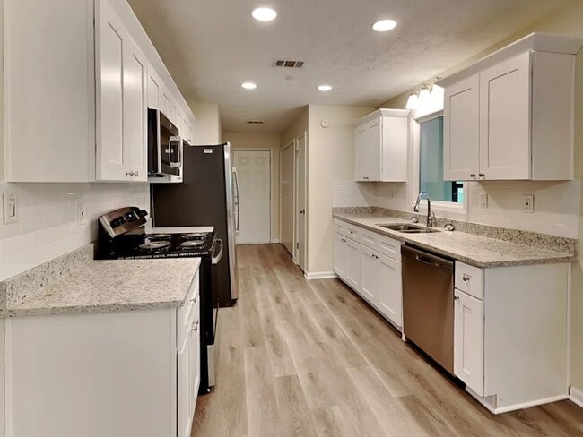 Photo - 2638 Windmere Dr NW