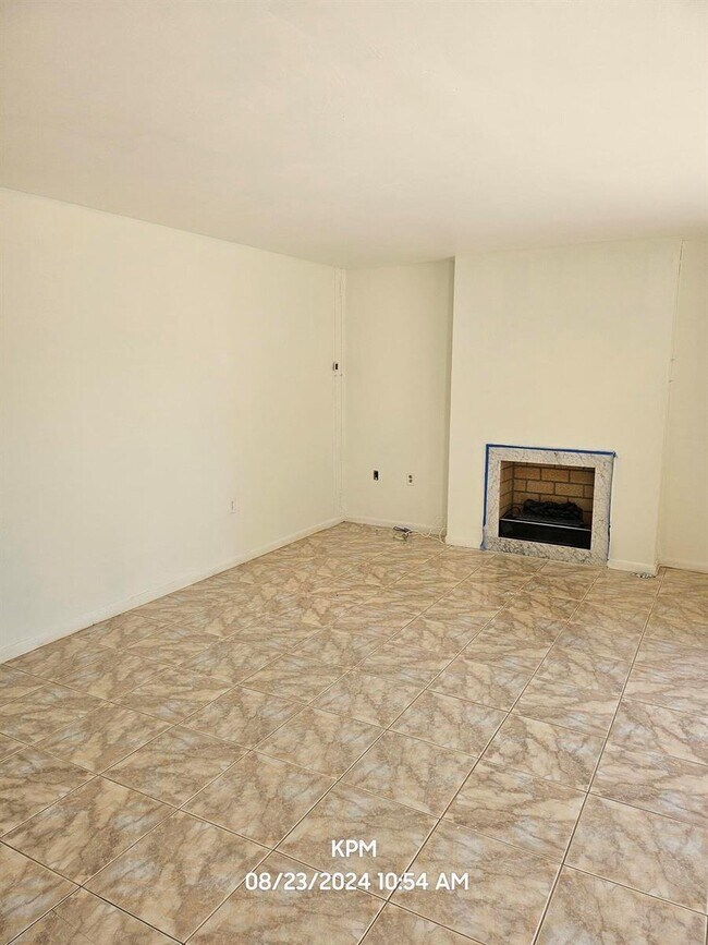 Photo - 3358 Meridian Way N