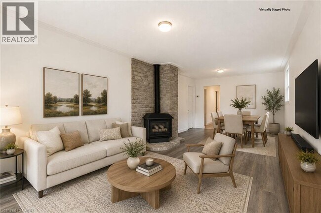 Photo - 92 E 24th St