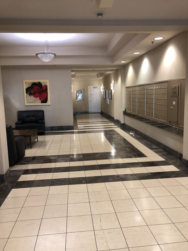 Photo - 988 Franklin St