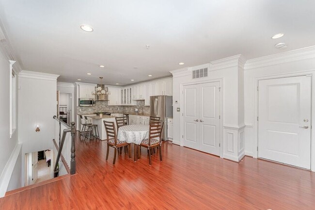 Photo - 5231 Connecticut Ave NW