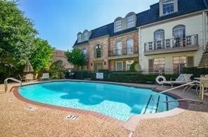Photo - 535 N Post Oak Ln Unidad True