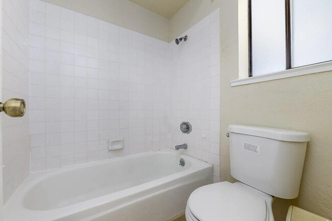 Photo - 4681 Albany Cir Unit APT 139