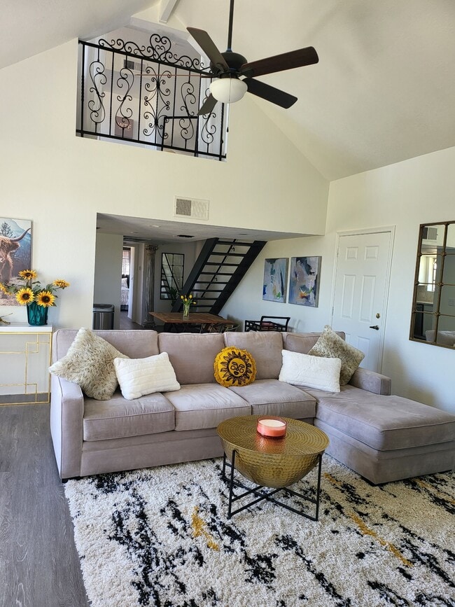 Photo - 1211 N Miller Rd