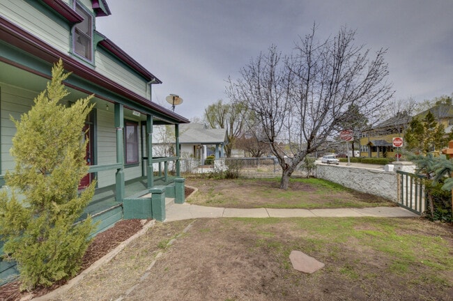 Photo - 114 N Willow St Unit A (Front House)