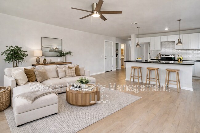 Photo - 711 NW 30th St