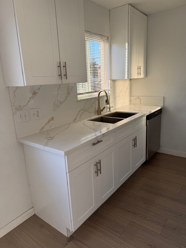 Building Photo - 14141 Erwin St